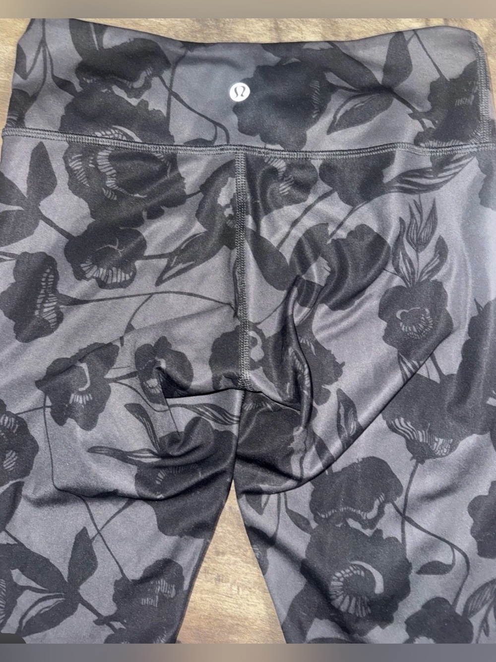 Lululemon Wunder Under Crop Luxtreme Inky Floral Black Sz 4 Cropped Legging - Picture 6 of 7